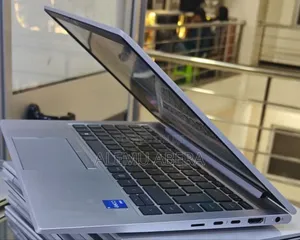 New Laptop HP EliteBook 830 G8 16GB Intel Core i5 SSD 512GB