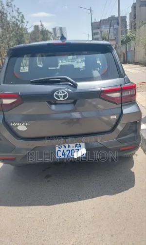 Toyota Raize 2023 Gray