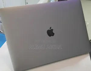 New Laptop Apple MacBook Pro 2017 16GB Intel Core i7 SSD 512GB