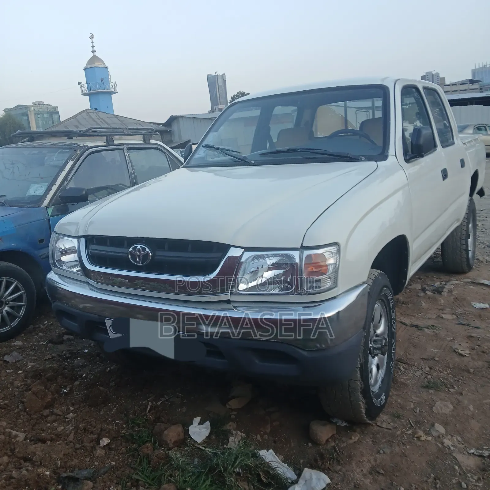 Toyota Hilux 2004 White