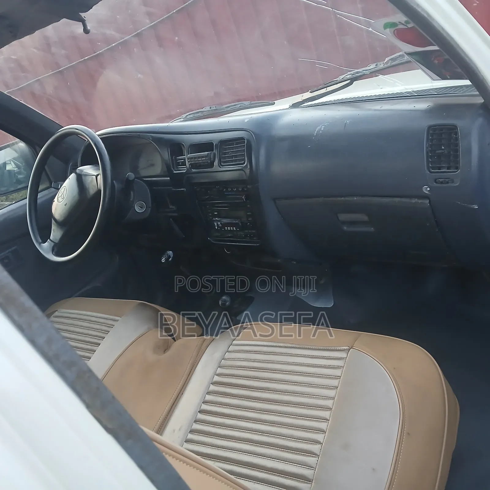 Toyota Hilux 2004 White