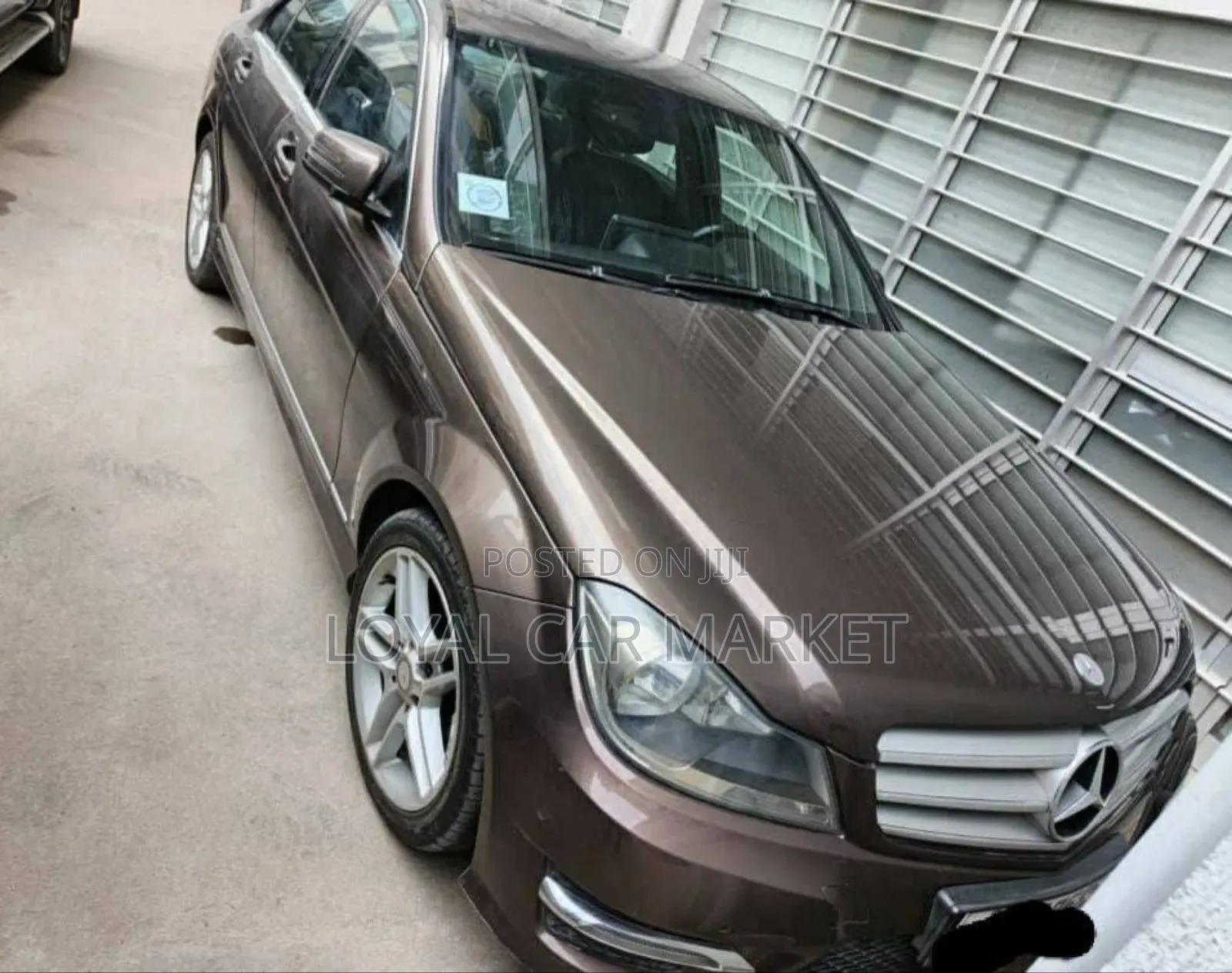Mercedes-Benz C180 2012 Brown
