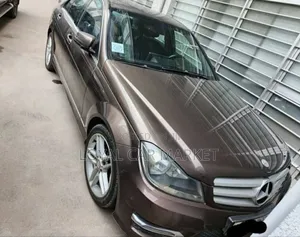 Mercedes-Benz C180 2012 Brown