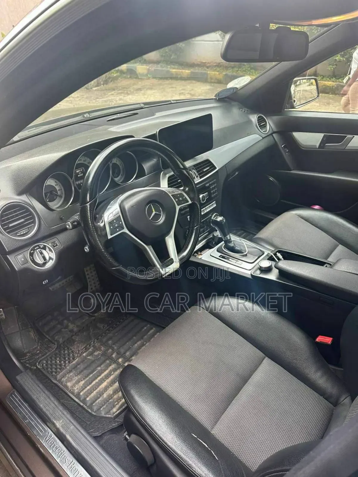 Mercedes-Benz C180 2012 Brown