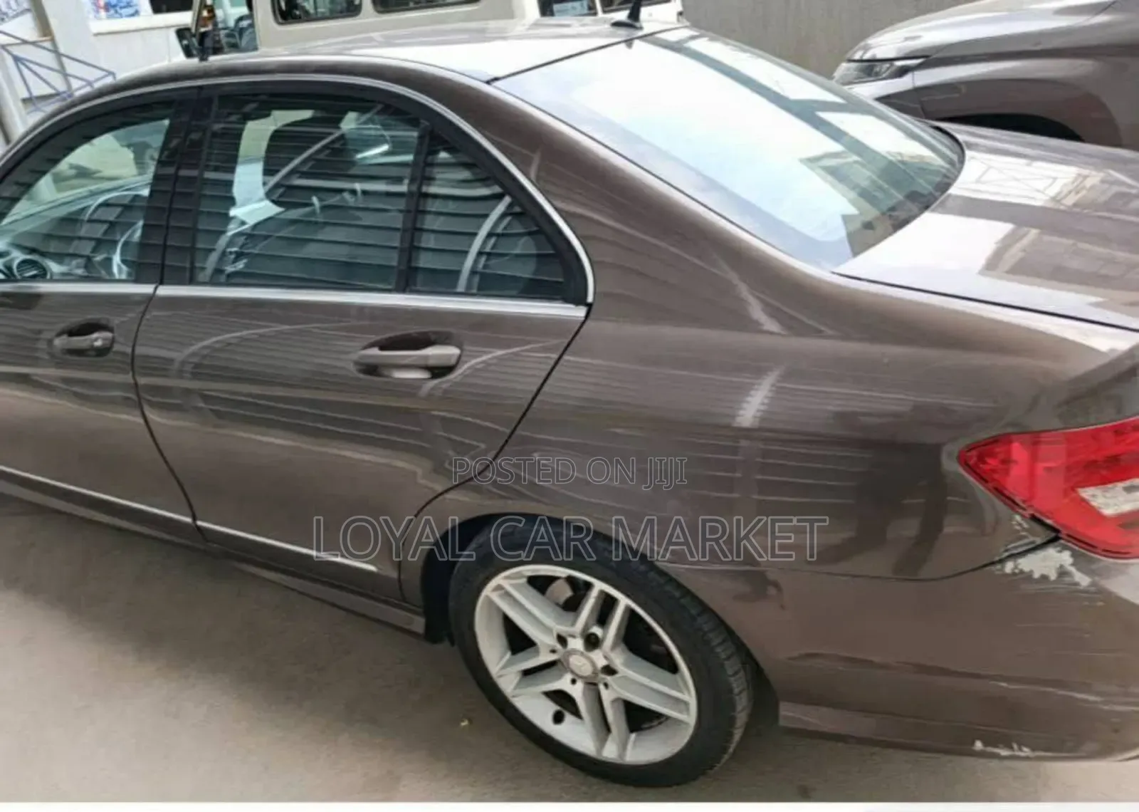 Mercedes-Benz C180 2012 Brown