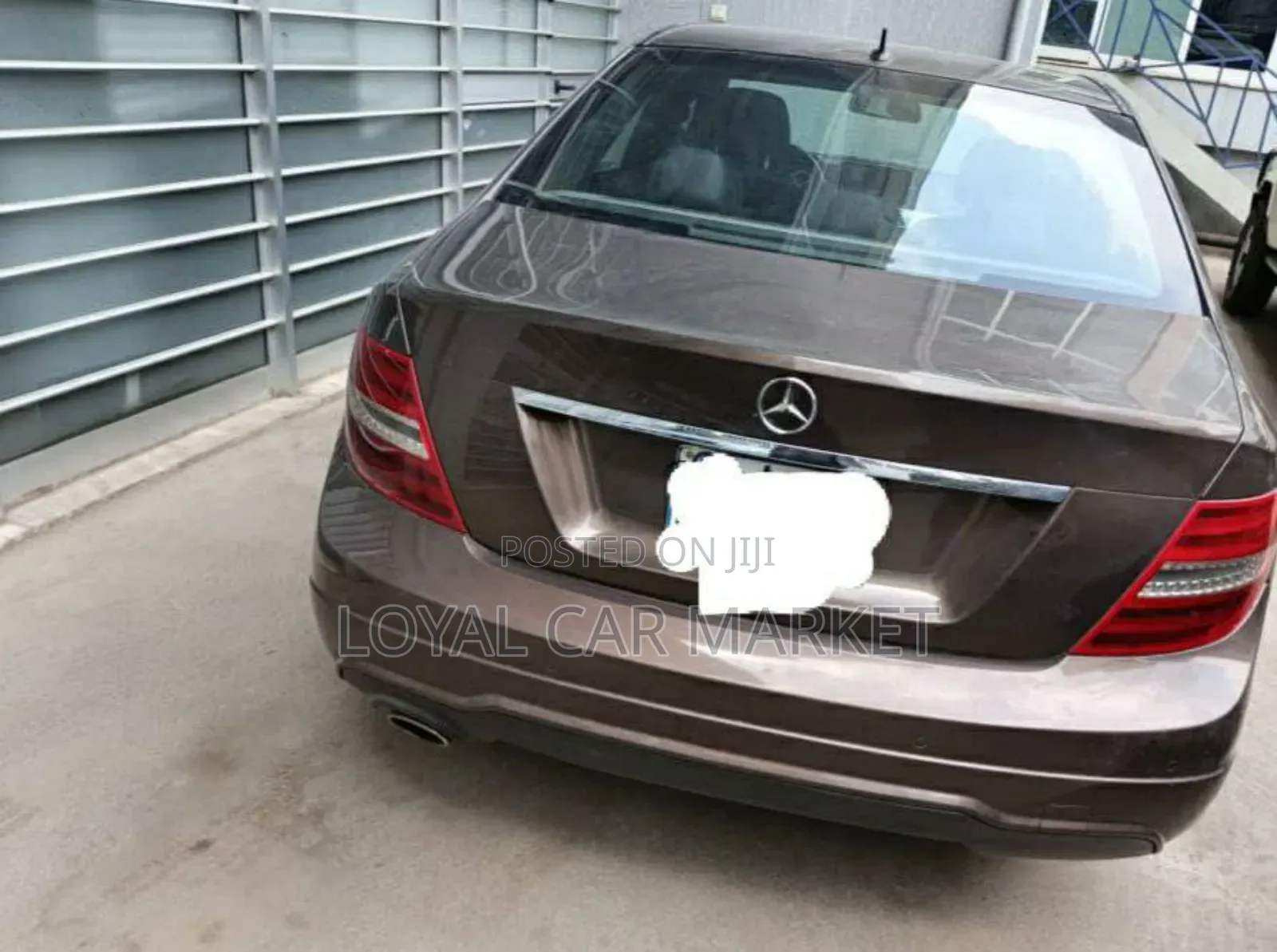 Mercedes-Benz C180 2012 Brown