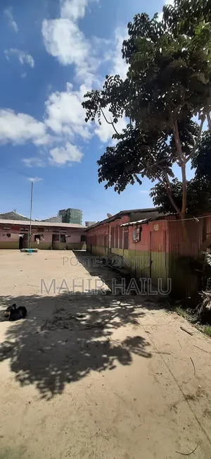 7bdrm House in Real, Yeka for sale