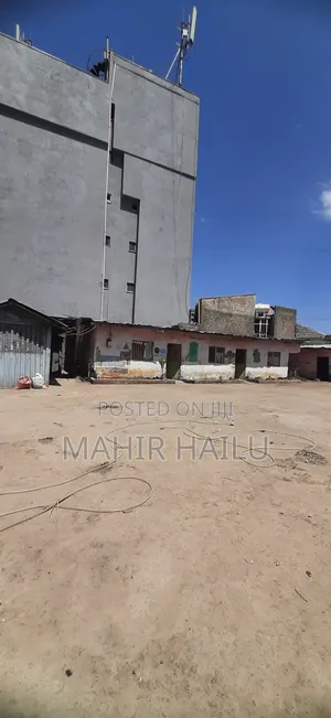 7bdrm House in Real, Yeka for sale