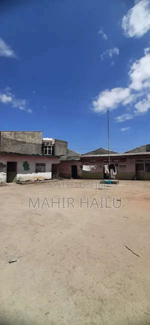 7bdrm House in Real, Yeka for sale