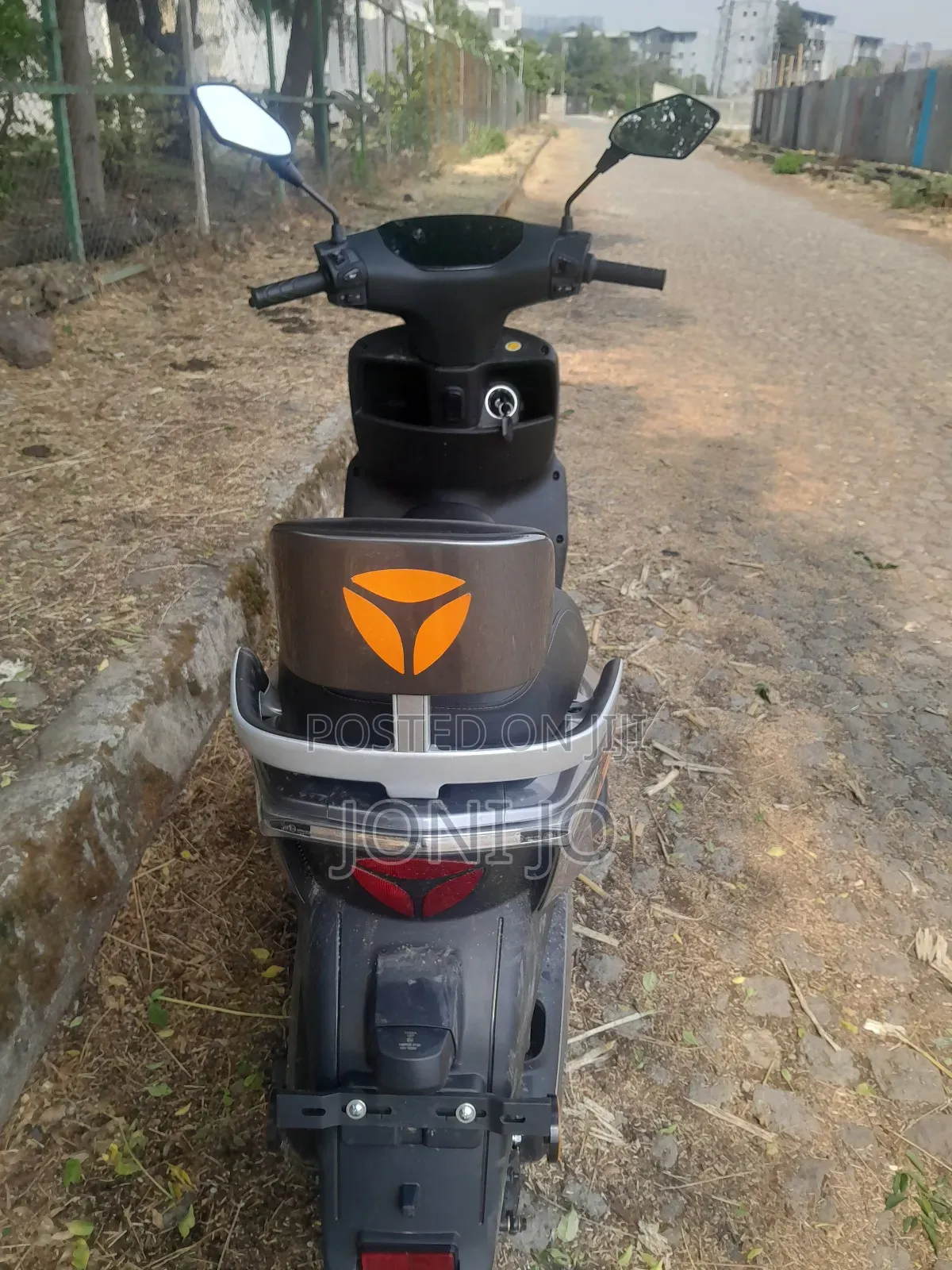 New Yadea Velax 2025 Gray