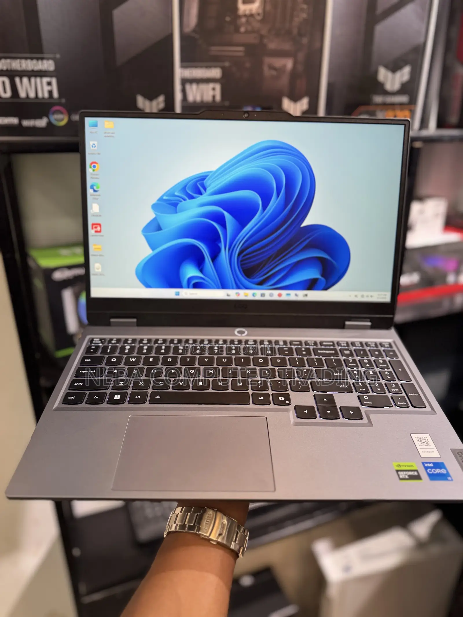 New Laptop Lenovo LOQ 15AHP10 16GB Intel Core i5 SSD 512GB