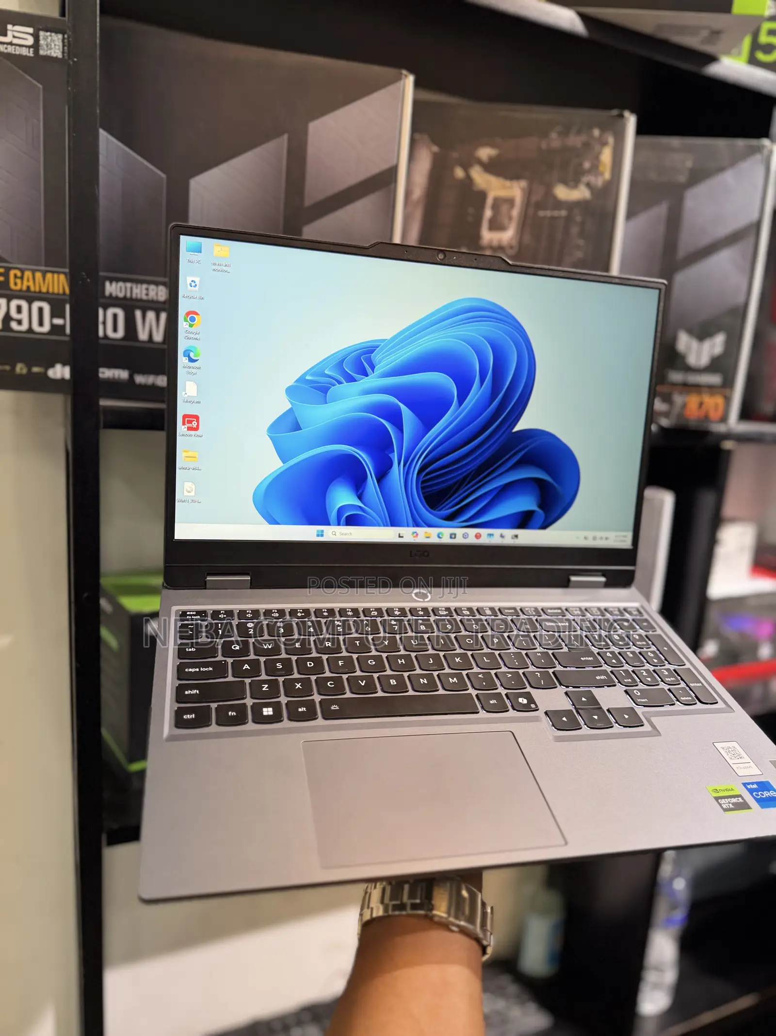 New Laptop Lenovo LOQ 15AHP10 16GB Intel Core i5 SSD 512GB