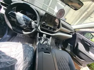 New Toyota Highlander Hybrid 2023 Blue