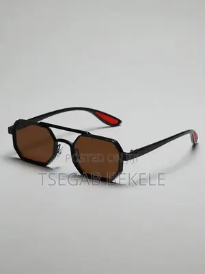 Unisex Metal Geometric Glasses – Stylish Summer Casual Travel Shades.