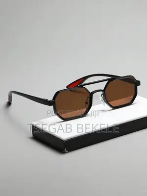 Unisex Metal Geometric Glasses – Stylish Summer Casual Travel Shades.