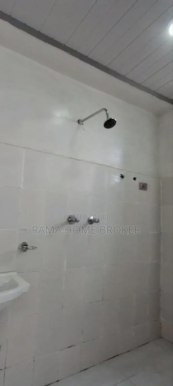 Furnished 3bdrm Condo in አያት 49 40/60 ኮንዶሚኒየም, Yeka for sale