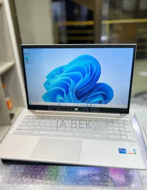 New Laptop HP Pavilion 15 8GB Intel Core i5 SSD 512GB