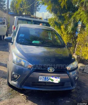 Toyota Yaris 2015 Gray
