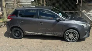 Toyota Yaris 2015 Gray
