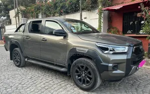 Toyota Hilux 2022 Gray