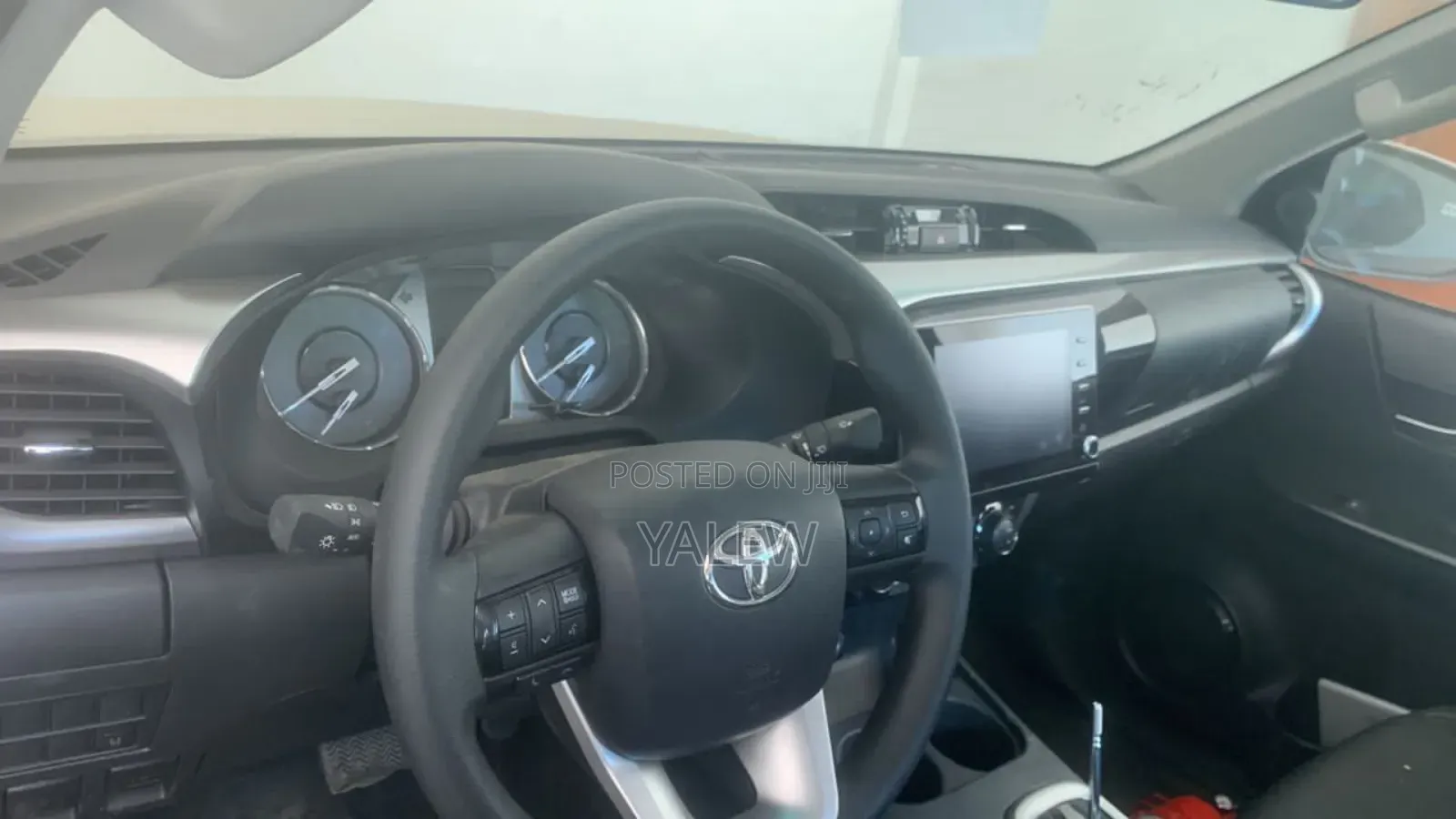 New Toyota Hilux 2024 Gray