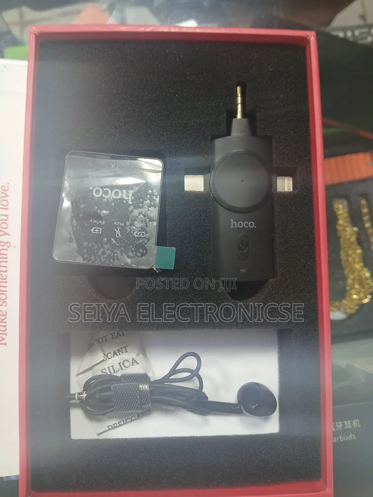 Hoco S31 Stream Wireless Microphone With a 3-in-1 Receiver.