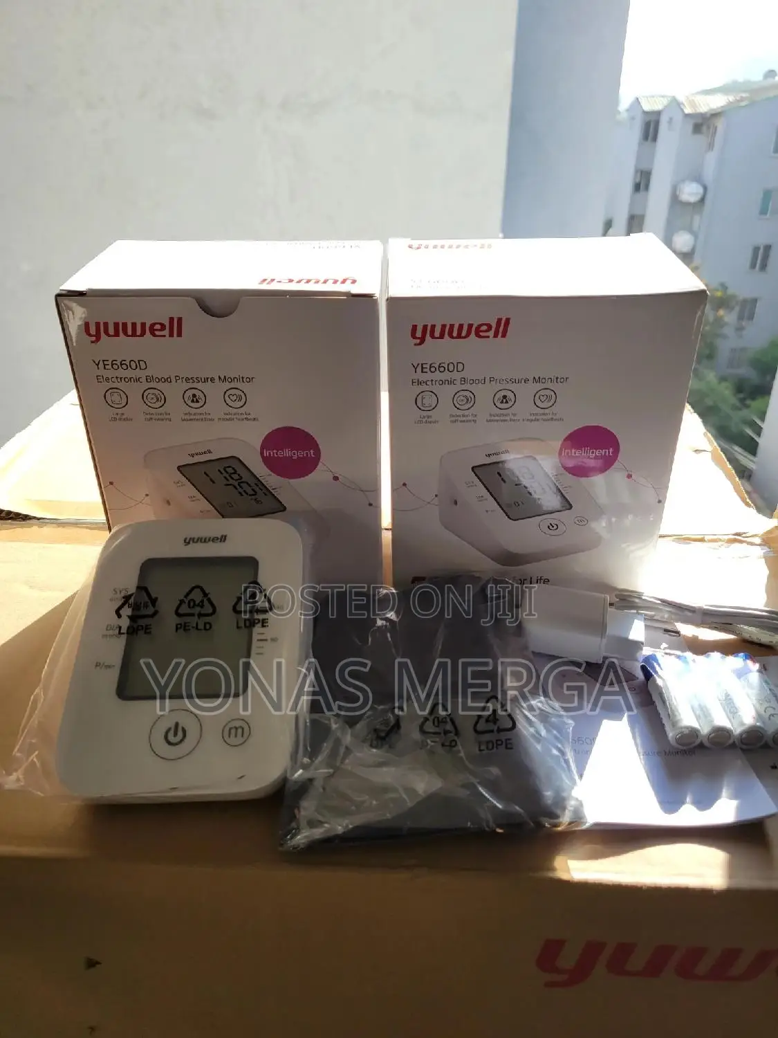 Bp Monitor救𦬅measuring Blood Pressure Is Easy.Value Is a Same Analog