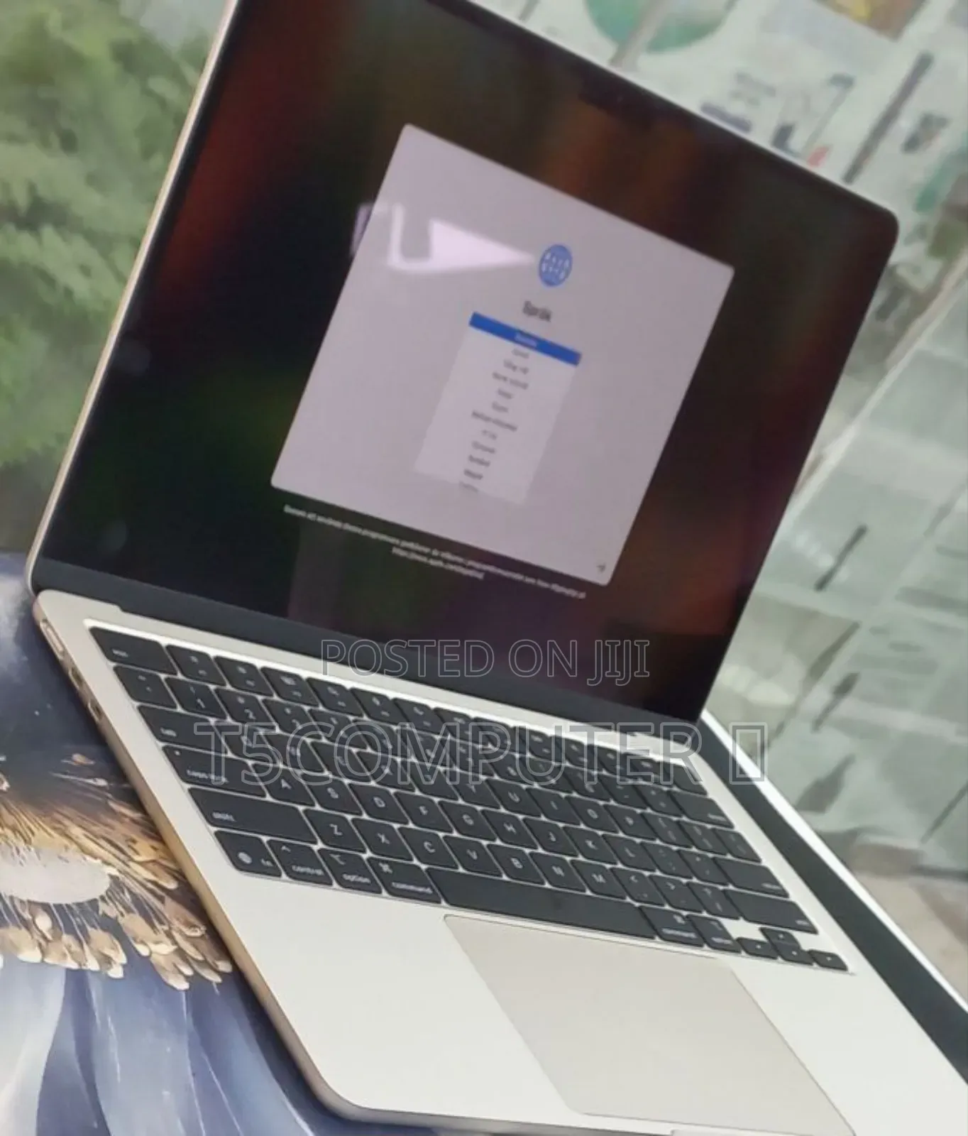 New Laptop Apple MacBook Air 2025 M4 13-inch 16GB Apple M4 SSD 256GB