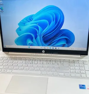 New Laptop HP Pavilion 15 8GB Intel Core i5 SSD 512GB