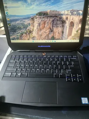 New Laptop Alienware M17x R2 16GB Intel Core i5 SSD 512GB