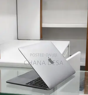 New Laptop Apple MacBook Pro M1 8GB Apple M1 Pro SSD 256GB