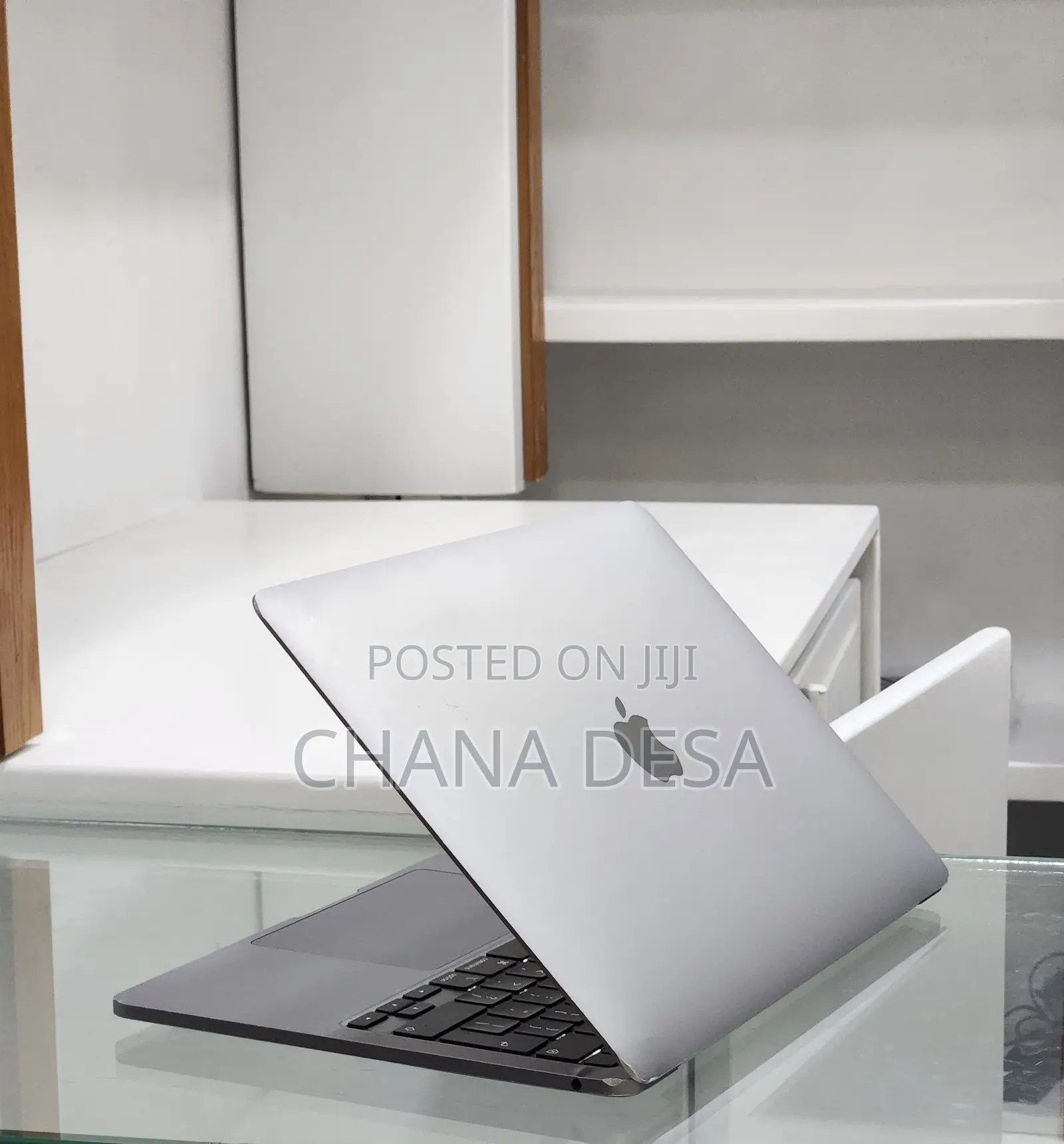 New Laptop Apple MacBook Pro M1 8GB Apple M1 Pro SSD 256GB