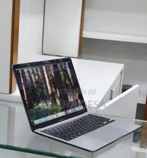 New Laptop Apple MacBook Pro M1 8GB Apple M1 Pro SSD 256GB