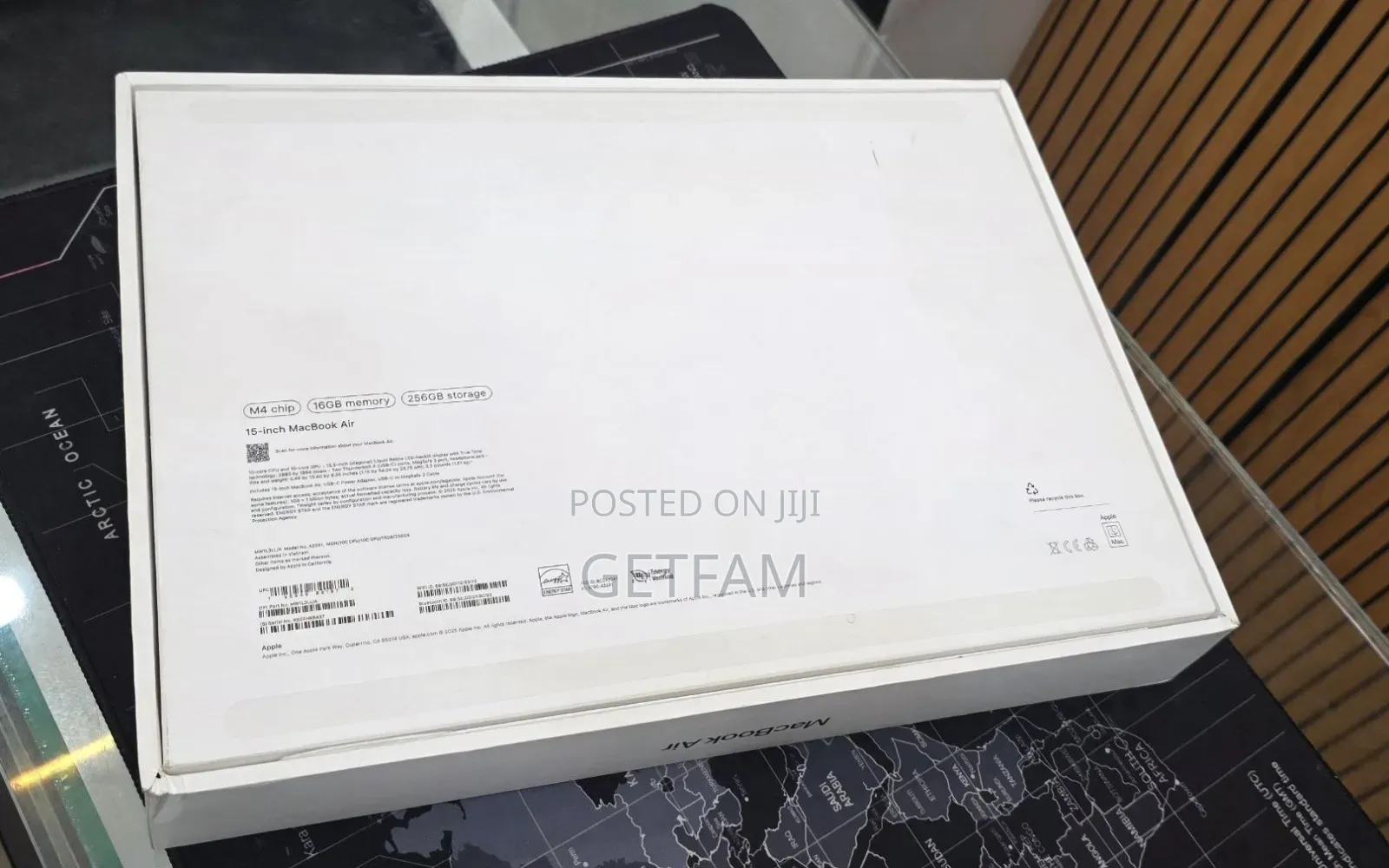 New Apple MacBook Air 2025 M4 13-inch 16GB Apple M4 Pro SSD 256GB