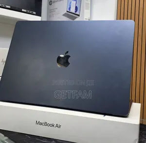 New Apple MacBook Air 2025 M4 13-inch 16GB Apple M4 Pro SSD 256GB