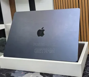 New Apple MacBook Air 2025 M4 13-inch 16GB Apple M4 Pro SSD 256GB