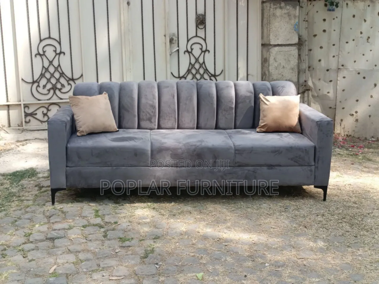 Opeu Sofa1