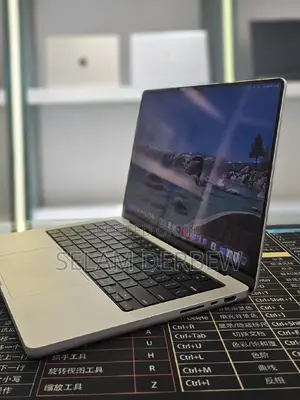 New Apple Macbook Pro 2025 M5 14-inch 16GB Intel Core i5 SSD 512GB
