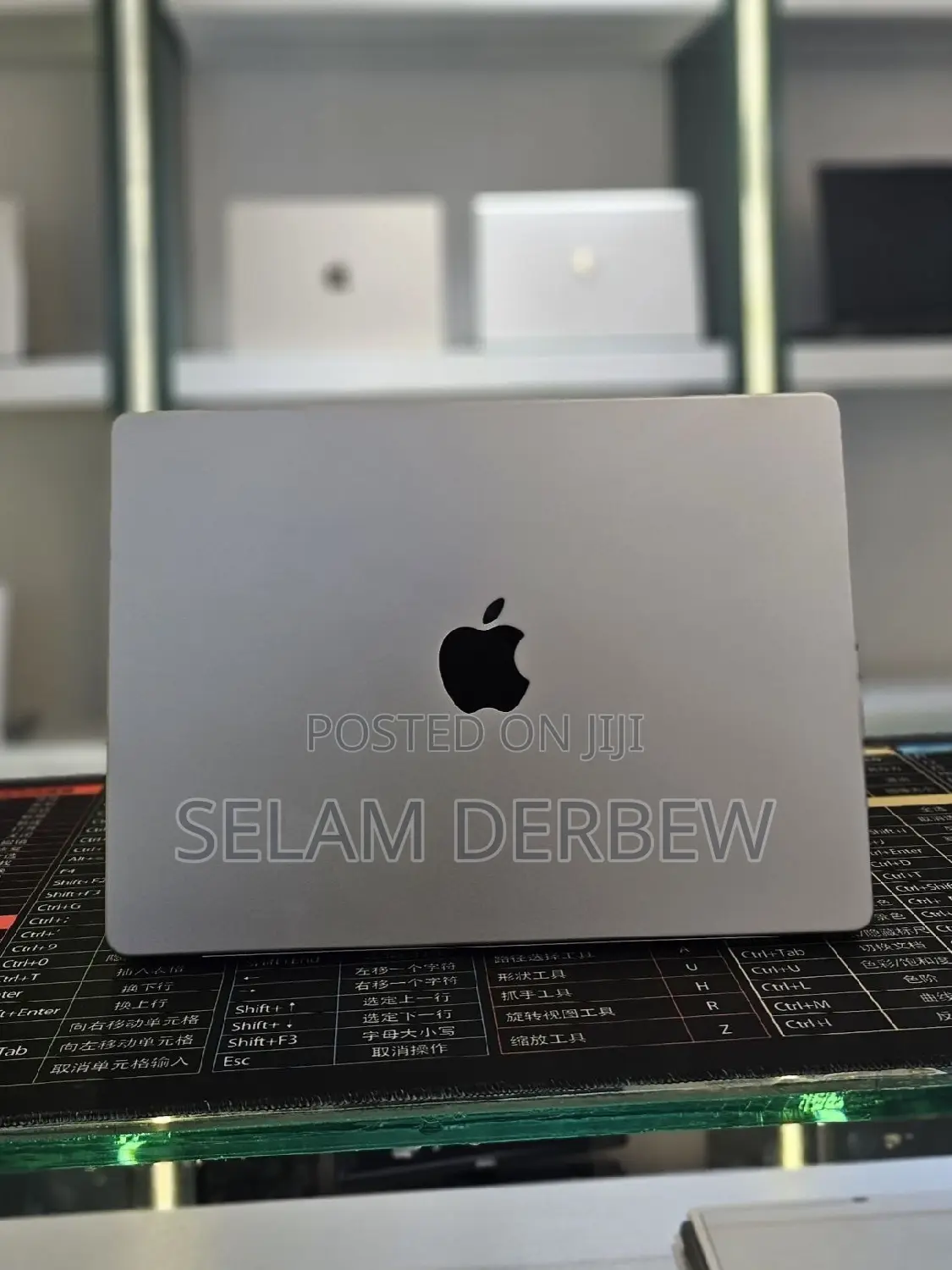 New Apple Macbook Pro 2025 M5 14-inch 16GB Intel Core i5 SSD 512GB