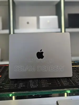 New Apple Macbook Pro 2025 M5 14-inch 16GB Intel Core i5 SSD 512GB