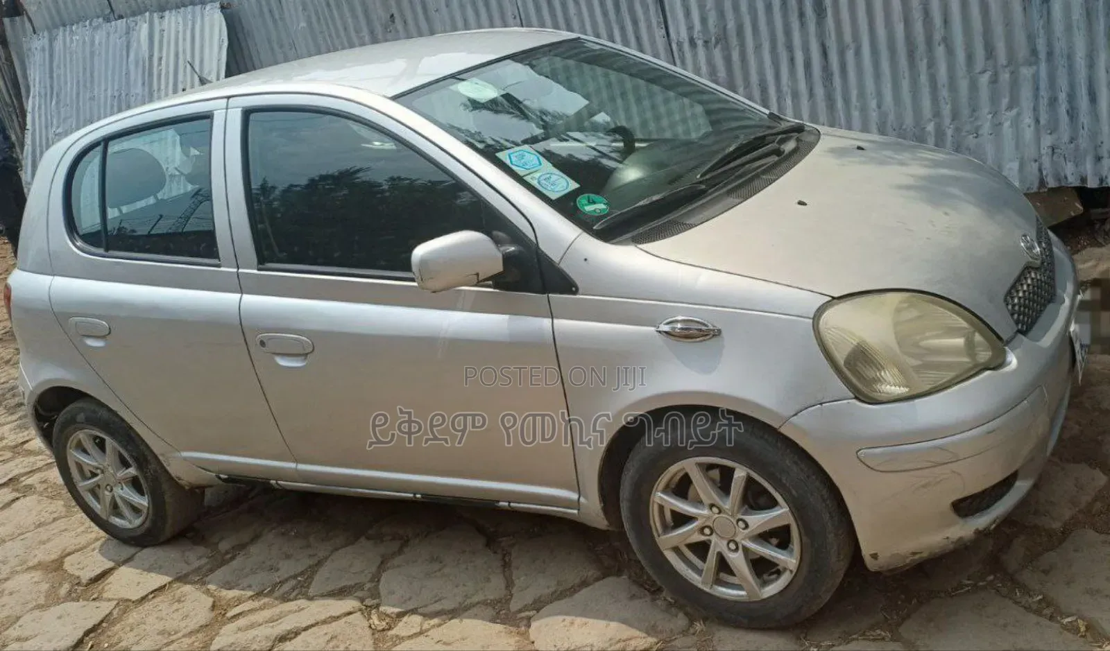 Toyota Vitz 2004 Silver