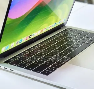 New Laptop Apple MacBook Pro 2018 8GB Intel Core i5 SSD 256GB