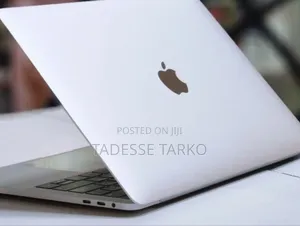 New Laptop Apple MacBook Pro 2018 8GB Intel Core i5 SSD 256GB