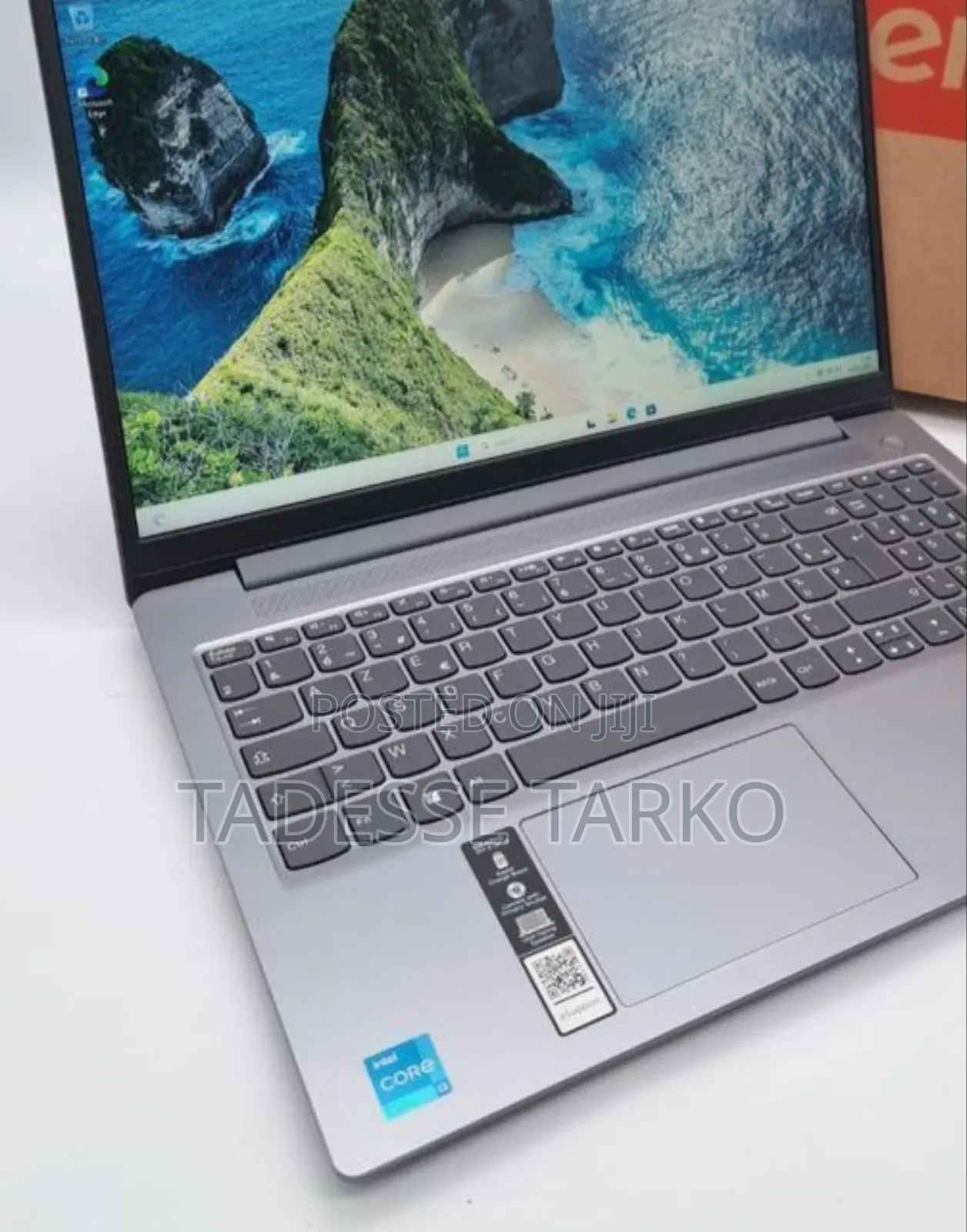 New Laptop Apple MacBook Pro 2018 8GB Intel Core i5 SSD 256GB