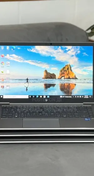 New Laptop HP ZBook Firefly G8 16GB Intel Core i7 SSD 512GB