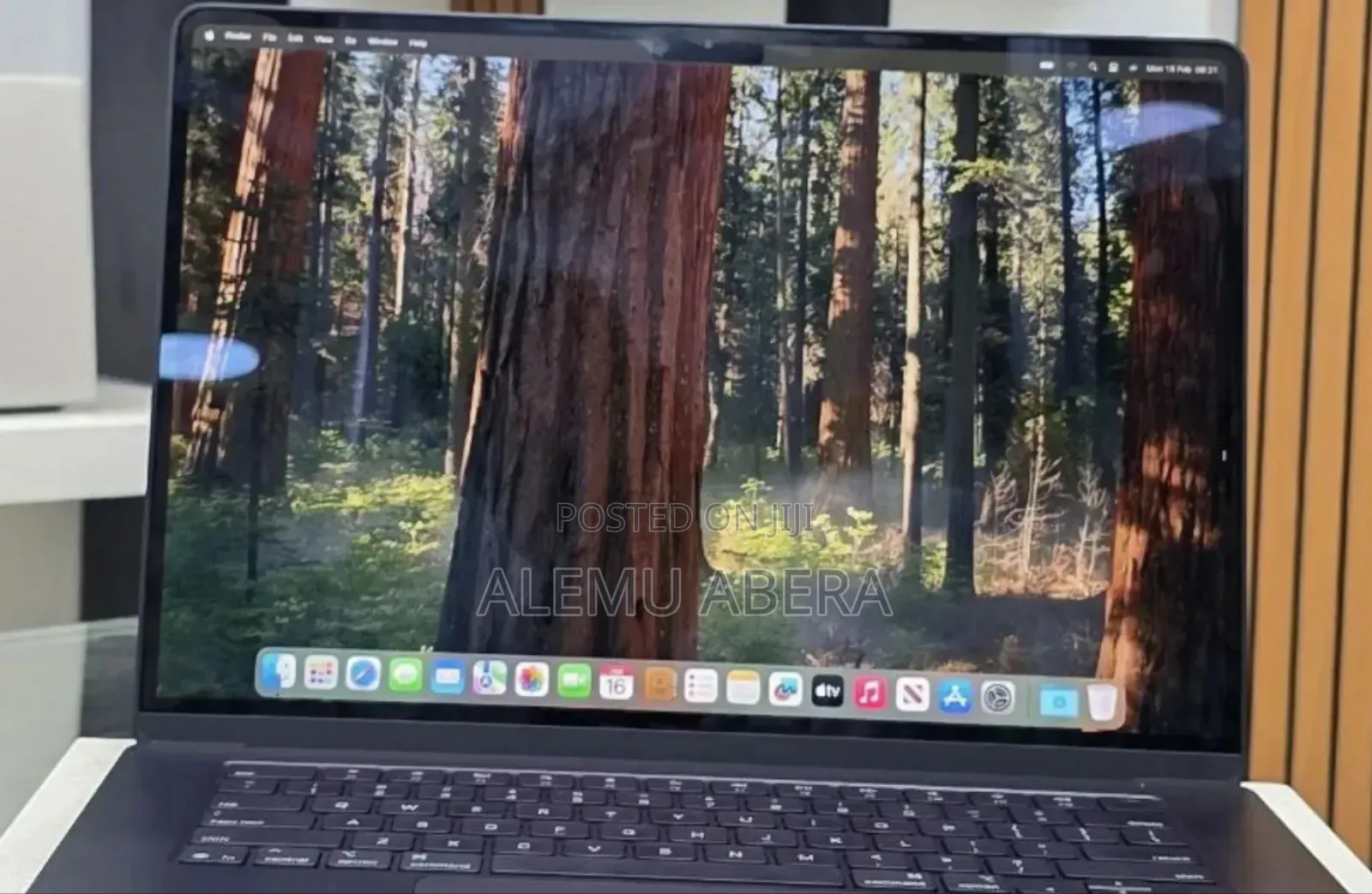 New Laptop Apple MacBook Air 2025 M4 15-inch 16GB Apple M4 SSD 256GB