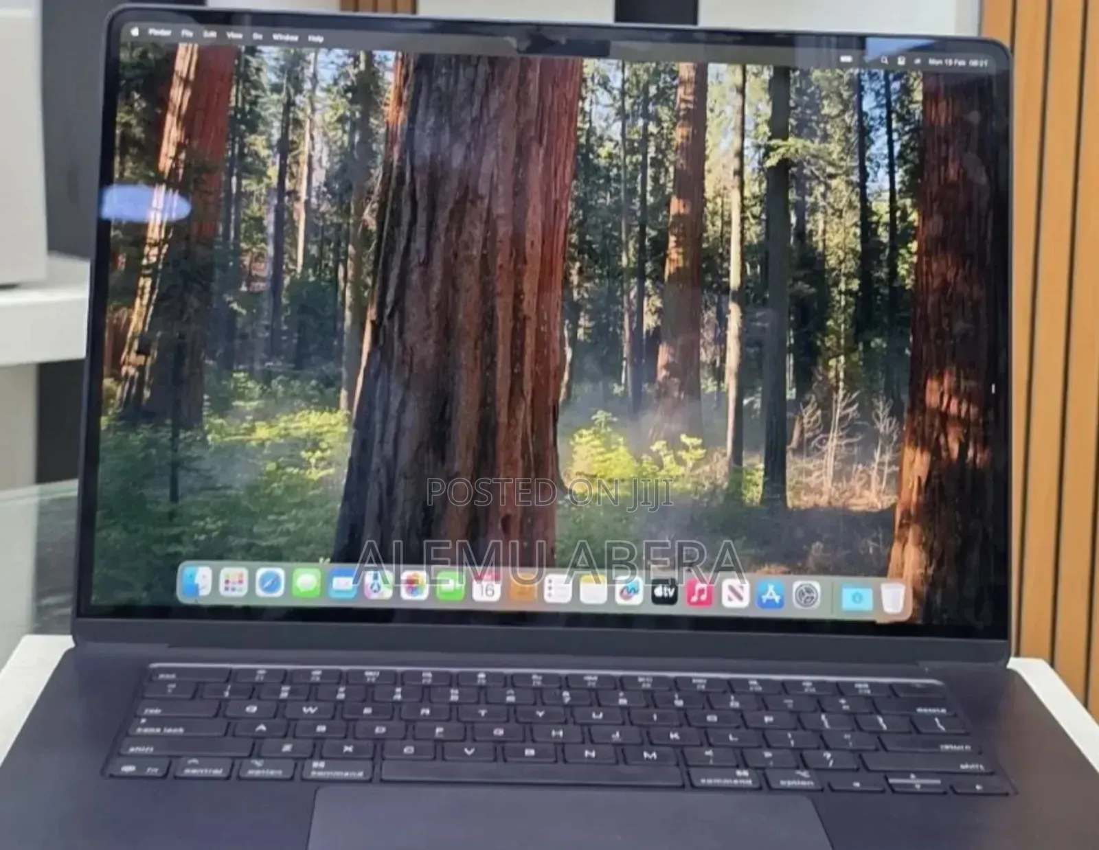 New Laptop Apple MacBook Air 2025 M4 15-inch 16GB Apple M4 SSD 256GB