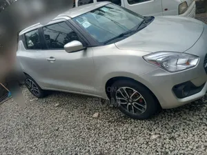 Suzuki Swift 2021 Silver