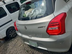 Suzuki Swift 2021 Silver