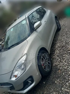 Suzuki Swift 2021 Silver